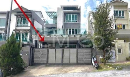 Bungalow House For Auction at One Sierra