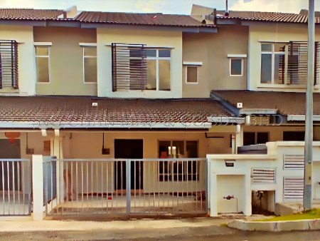Terrace House For Auction at Iringan Bayu