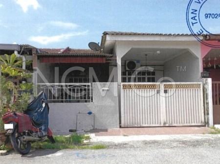Terrace House For Auction at Taman Seri Indah