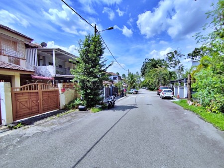 Terrace House for Auction