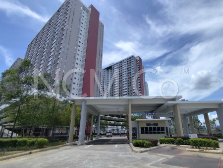 Apartment For Auction at Lakefront Residence