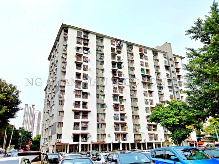 Apartment For Auction at Teratai Mewah Condominium