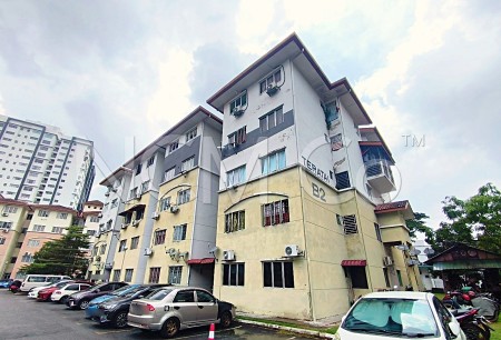 Apartment For Auction at Pangsapuri Mawar & Teratai