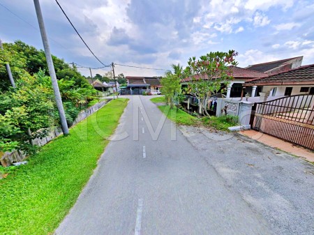 Bungalow House for Auction