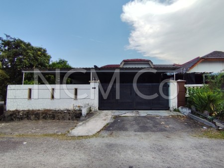 Terrace House For Auction at Taman Universiti