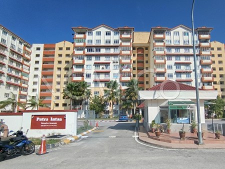 Condo for Auction