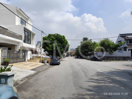 Bungalow House for Auction