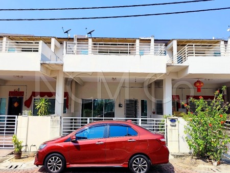 Terrace House For Auction at Pearl Garden