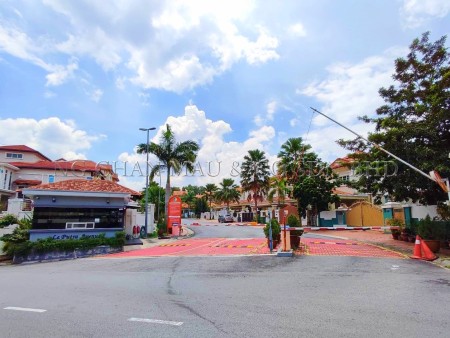 Bungalow House For Auction at Le Putra Avenue