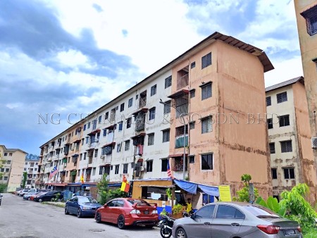 Apartment For Auction at Palma Apartment