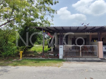 Terrace House For Auction at Taman Kledang