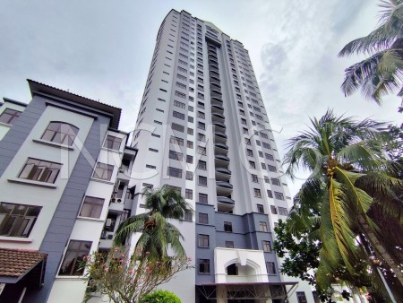 Apartment For Auction at Aloha Towers