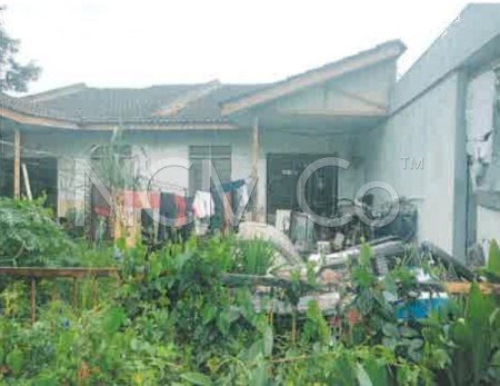 Terrace House For Auction at Taman Widuri