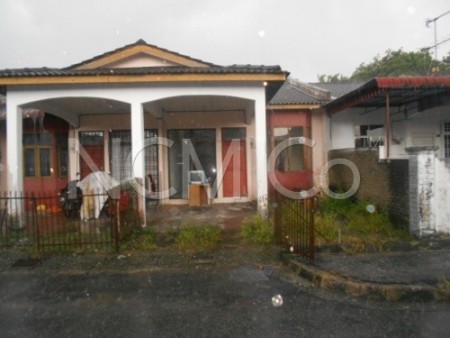 Terrace House For Auction at Taman Widuri