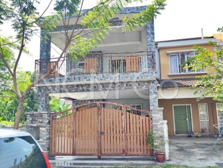 Terrace House For Auction at Villa Laksamana