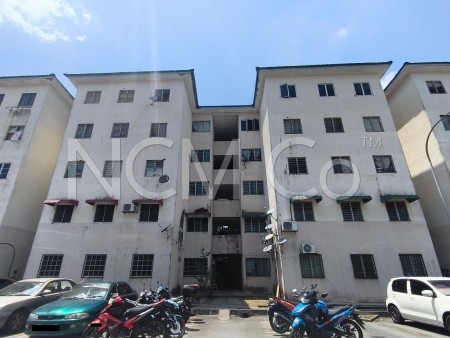 Flat For Auction at Puchong Utama Court 1