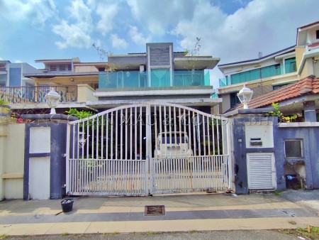 Terrace House For Auction at D'Alpinia