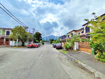 Terrace House for Auction