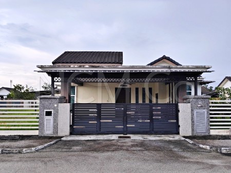 Bungalow House For Auction at Taman Rupawan Indah