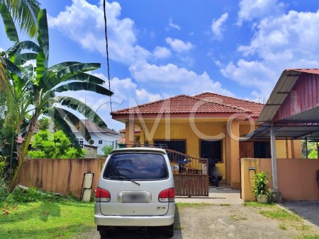 Bungalow House For Auction at Chemor
