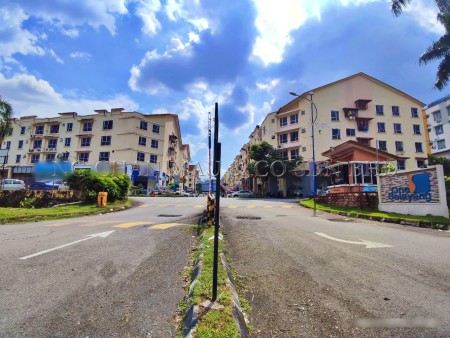 Apartment for Auction