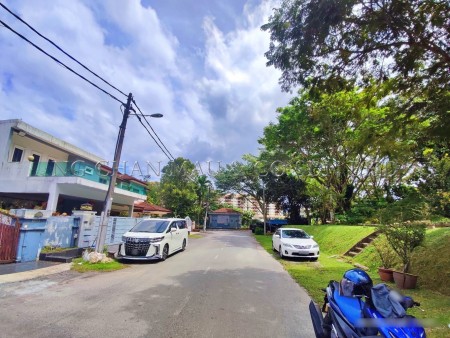 Terrace House for Auction