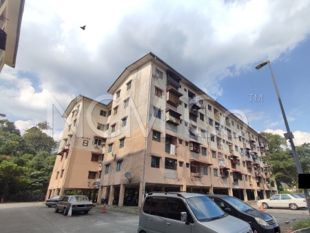 Apartment For Auction at Rawang Perdana 1