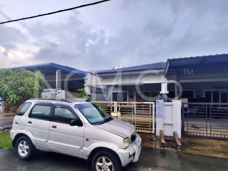Terrace House For Auction at Batu Kikir