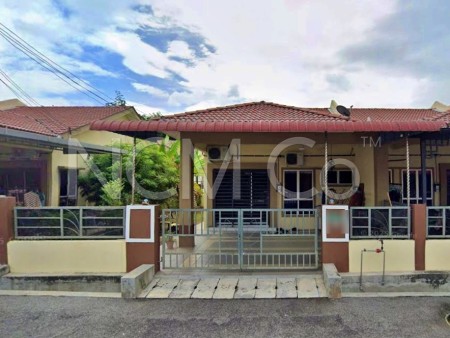 Terrace House For Auction at Taman Pinji Perdana