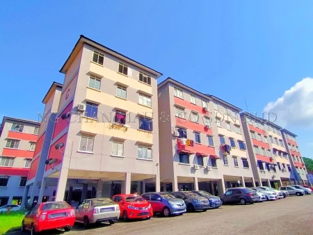Flat For Auction at Taman Pelangi Indah