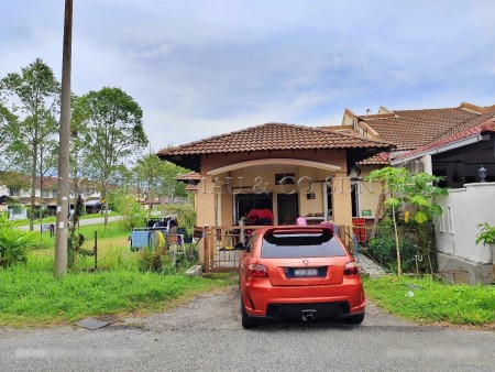 Terrace House For Auction at Tamu Hill Park