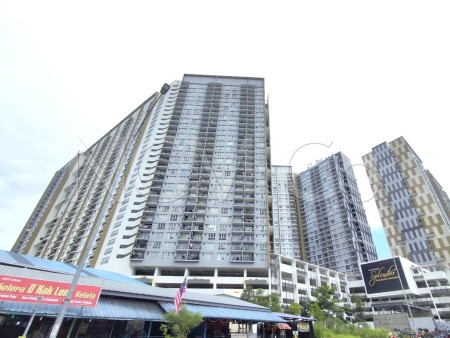 Condo For Auction at Platinum Splendor