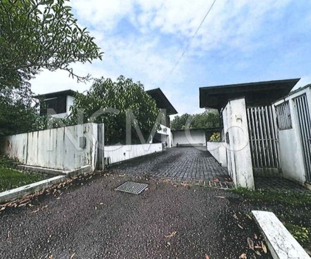 Bungalow House For Auction at Kenny Hills