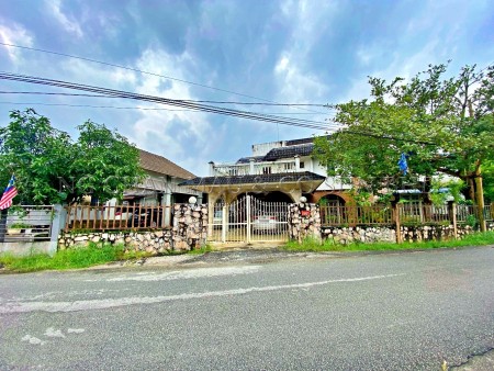 Bungalow House for Auction