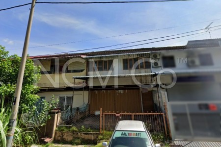 Terrace House For Auction at Bahau