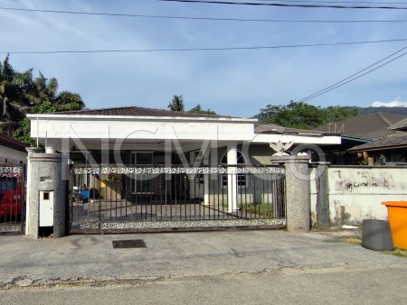 Bungalow House For Auction at Rawang