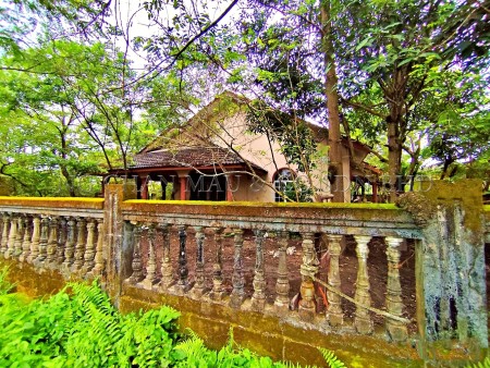 Bungalow House For Auction at Tanah Merah