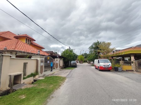 Bungalow House for Auction