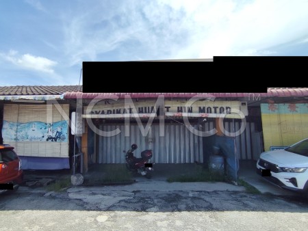 Shop For Auction at Hutan Melintang