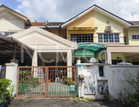 Terrace House For Auction at Anggerik Aranda