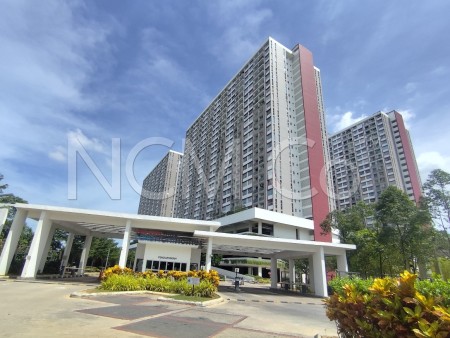 Apartment For Auction at Lakefront Homes