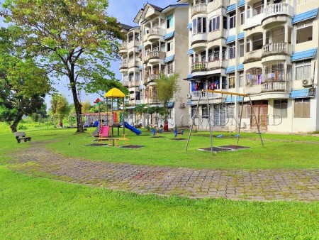 Flat For Auction at Pangsapuri Taman Cheng Ria