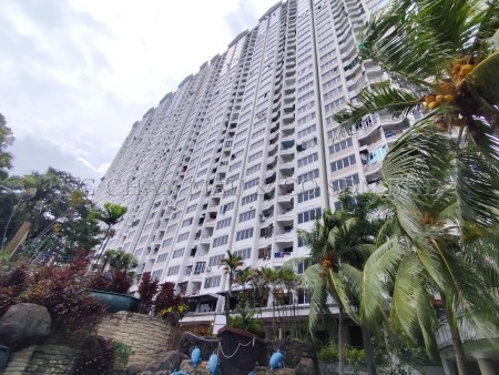 Condo For Auction at N-Park
