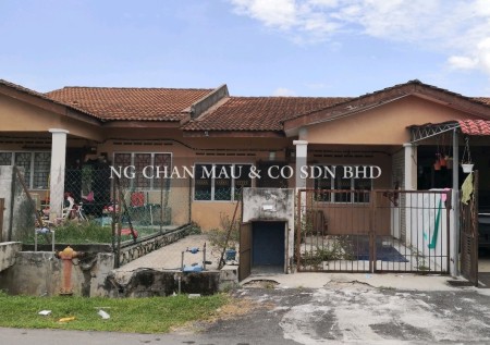 Terrace House For Auction at Desa Kundang