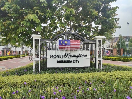 Terrace House For Auction at Monet Springtime