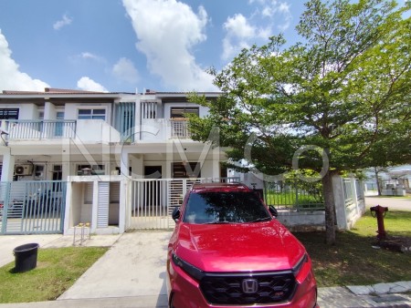 Terrace House For Auction at Meridin East