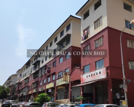 Apartment For Auction at Pangsapuri Putra Raya