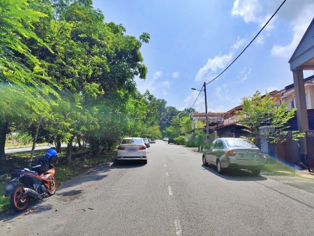 Terrace House for Auction