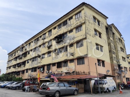 Apartment For Auction at Taman Sri Manja
