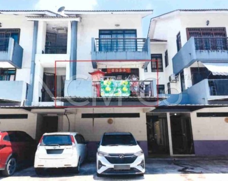 Terrace House For Auction at Riviera Courtyard Homes